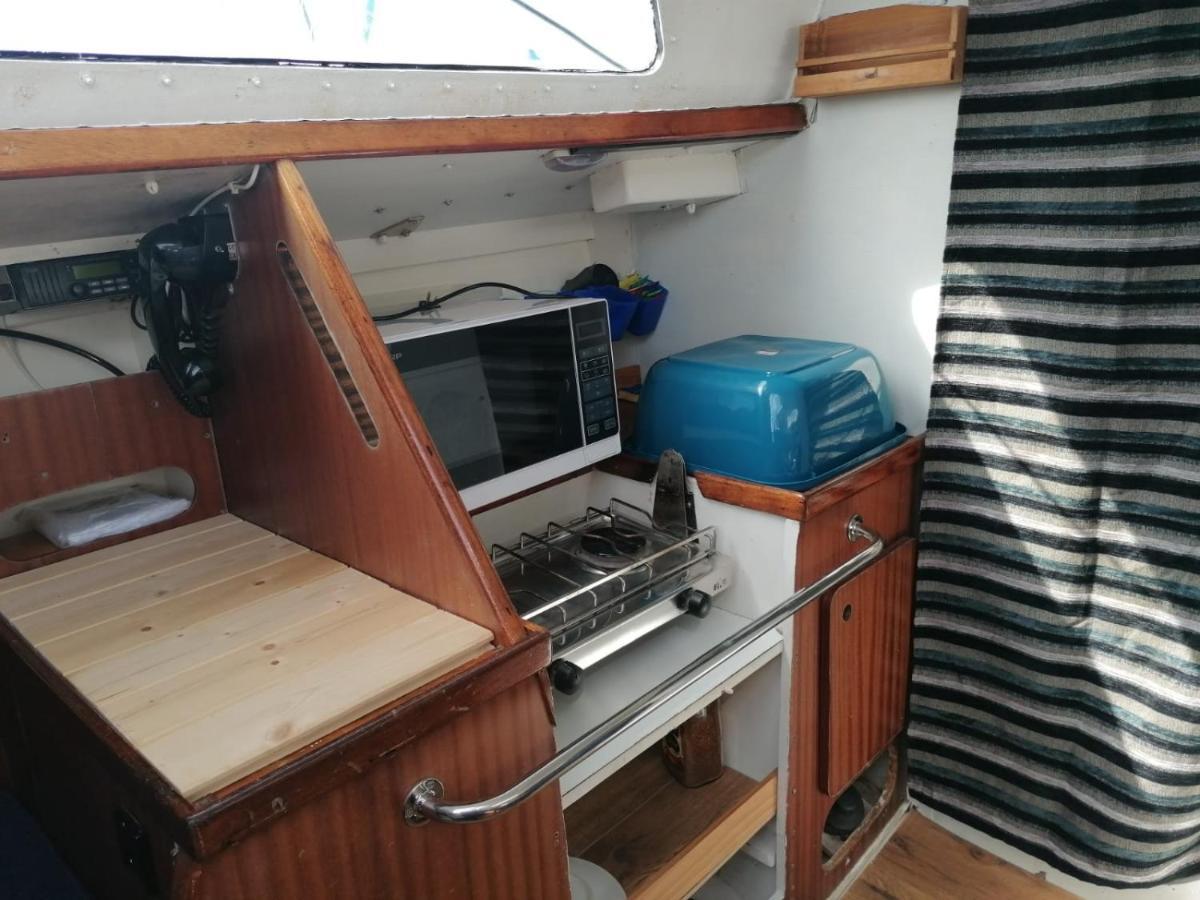 Hotel Bateau à quai à La Rochelle  Extérieur photo