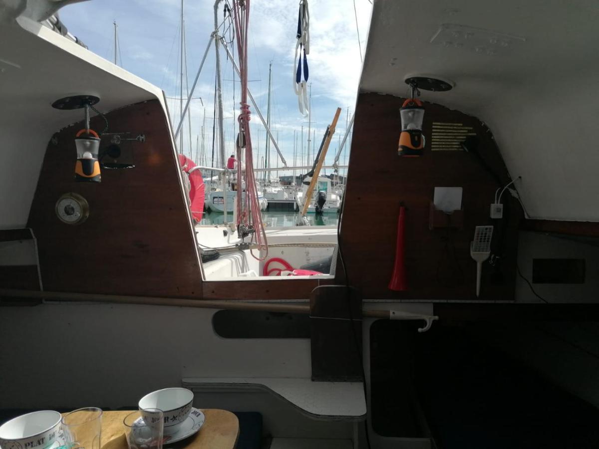 Hotel Bateau à quai à La Rochelle  Extérieur photo